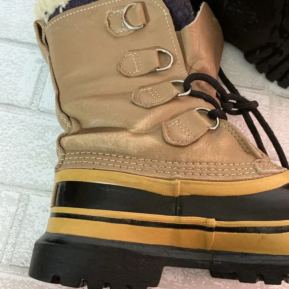 Sorel Men's Black and Tan Snow Boots size 6